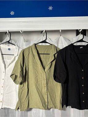 Three Old Navy Crinkle Gauze Short-Sleeve Button-Down Shirts